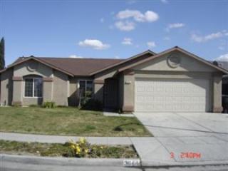3644 Paula Ave, Fresno, CA 93725-2549