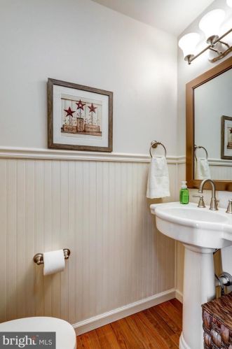 14 Red Leaf Ln, Lancaster PA  17602-7000 exterior