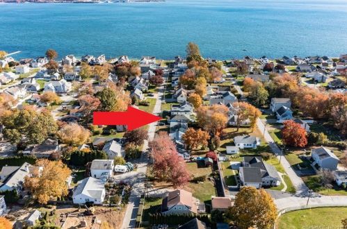 24 Sea Crest Ave, Niantic, CT 06357-3808