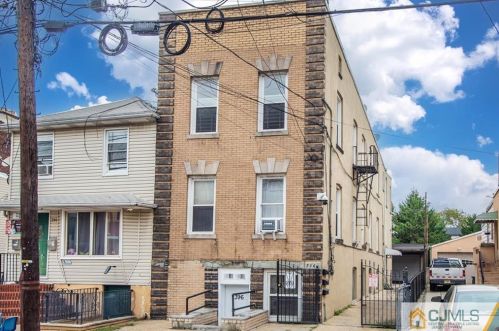 396 Chestnut St, Newark, NJ 07105-2433
