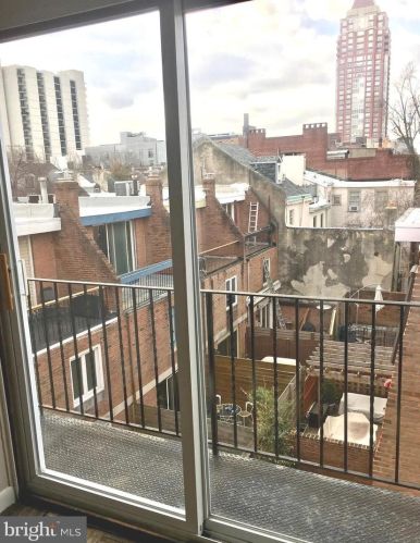 340 12 St, Philadelphia PA 19147-1832 exterior