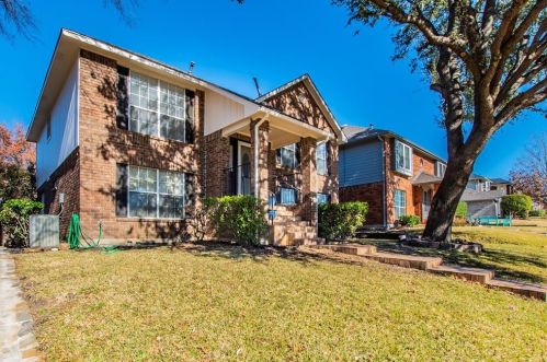 1123 Holly Dr, Carrollton TX 75010-1073 exterior