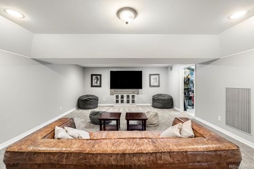 49 Cherry Hl Farm Dr, Englewood CO 80113-7169 exterior