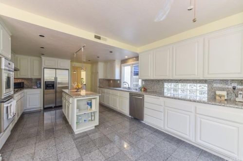 15 Sunrise, Irvine CA  92603-3719 exterior