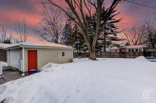 316 Gdn Ct, Sycamore IL  60178-2414 exterior