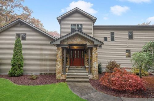 116 Stubble Brook Rd, West Greenwich, RI 02817-2068