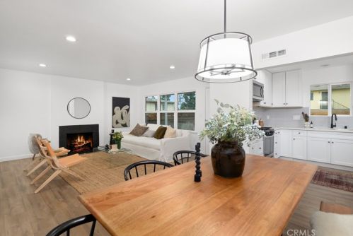 11609 Atkinson Ave, Hawthorne CA  90250-1827 exterior