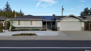 712 Crescent Ave, Lodi, CA 95240-0902