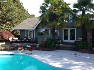 999 Garden Grove Dr, Roseburg, OR 97471-9596