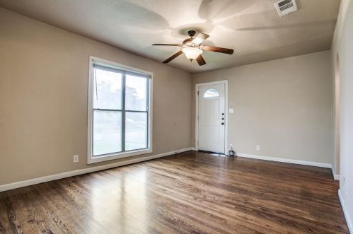 2516 Ryan Ave, Fort Worth TX  76110-2525 exterior