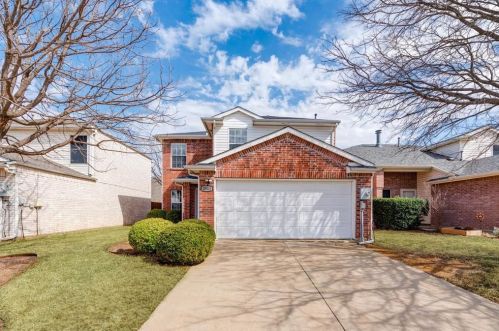 2043 Talon Dr, Lewisville, TX 75077-1761