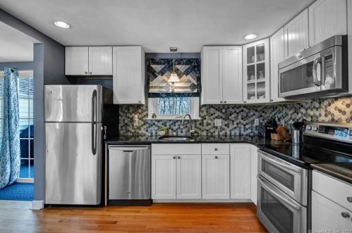 161 Elm St, Upper Stepney, CT 06468-2266