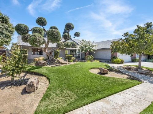 607 Magill Ave, Fresno, CA 93704-1013