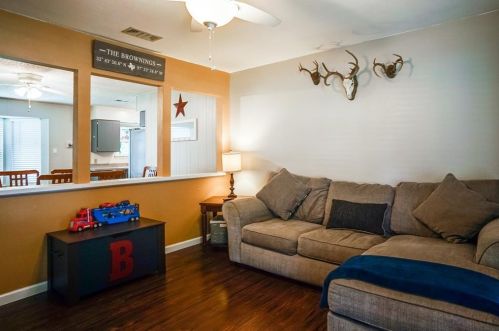 5920 Rickee Dr, Fort Worth TX  76148-2734 exterior