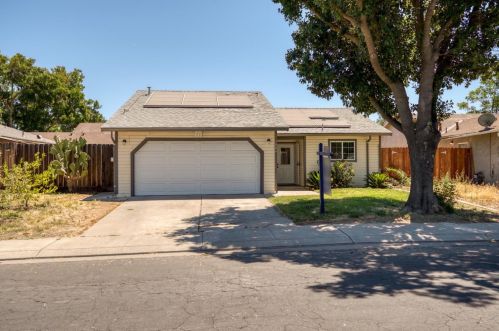 1004 Wilma Dr, Modesto, CA 95351-2175