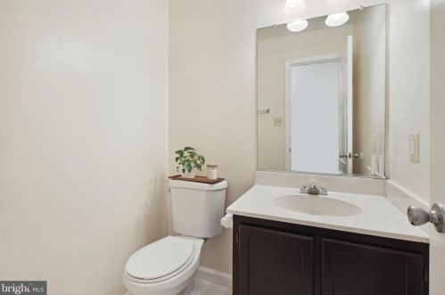 3305 Sea Prt Way, Silver Spring MD 20902-2200 exterior