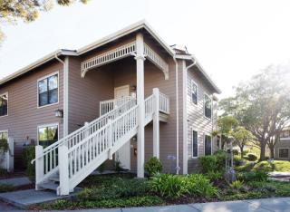 74 Lakeshore Ct, Richmond, CA 94804-4596