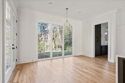 679 Moores Mill Rd, Atlanta GA  30327-0015 exterior