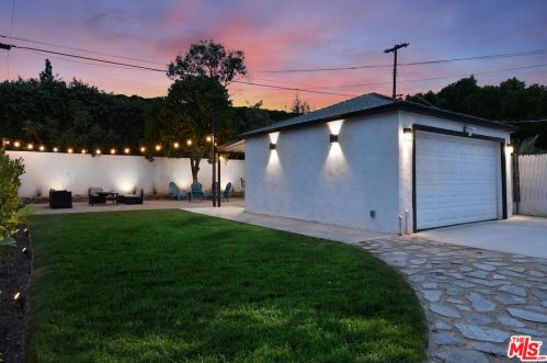15220 Morrison St, Van Nuys CA  91403-1503 exterior