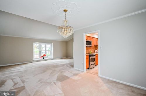 5074 Queens Wood Dr, Springfield VA  22015-1530 exterior