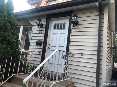 22 Brewster Ave, Ridgefield Park, NJ 07660-1938