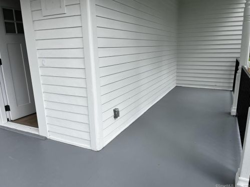 53 Mead Ave, Greenwich CT  06830-6812 exterior