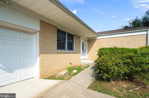 65 Elmont Rd, Trenton, NJ 08610-1214