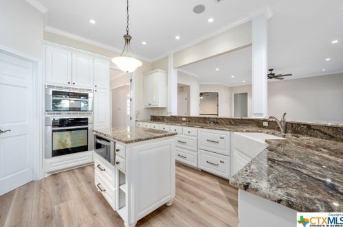 908 Cres Dr, Morgans Point TX 76513-6722 exterior