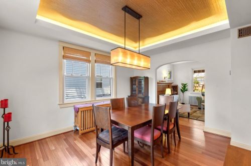 800 Easley St, Silver Spring MD 20910-4587 exterior