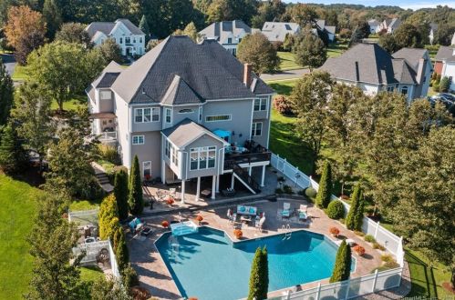 101 Cornerstone Dr, Wapping, CT 06074-6302