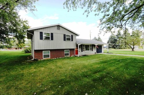 28895 Danielson Dr, Elkhart, IN 46514-1143