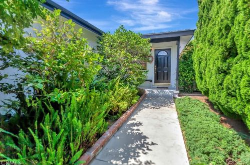 12961 Rosalind Dr, Santa Ana, CA 92705-1112