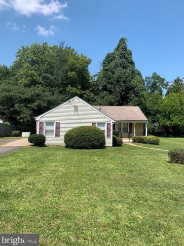 4616 Columbia Rd, Annandale, VA 22003-6108