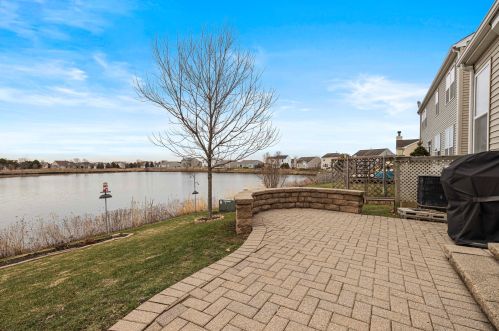 1941 Sebastian Dr, Bull Valley, IL 60098-2298