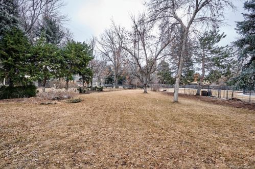 5564 Mansfield Ave, Denver CO  80237-1064 exterior
