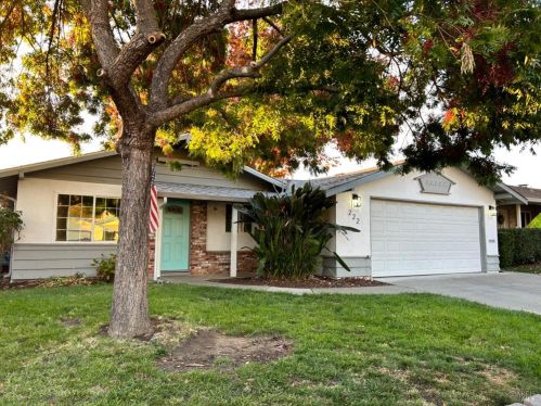 222 West St, Vacaville, CA 95688-2713