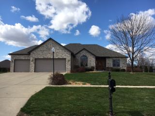 217 Dogwood Ln, Pekin IL  61554-7409 exterior