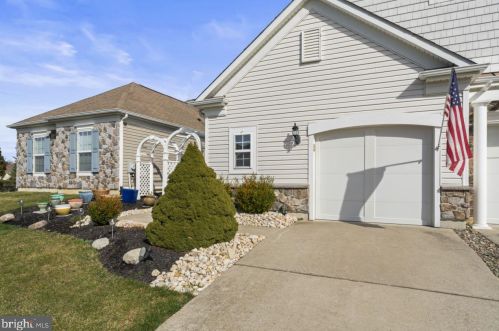 28 Dove Ct, Trenton, NJ 08690-2465
