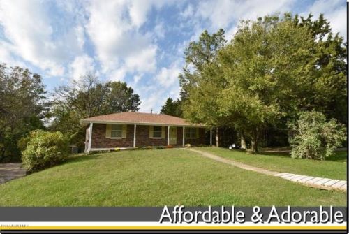 1714 Cedar Ln, Holts Summit, MO 65043-1405