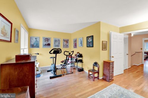 5 Exeter Ct, Princeton NJ  08540-7000 exterior