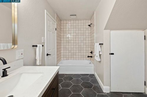 2060 Belmont Rd, Concord CA  94520-3902 exterior