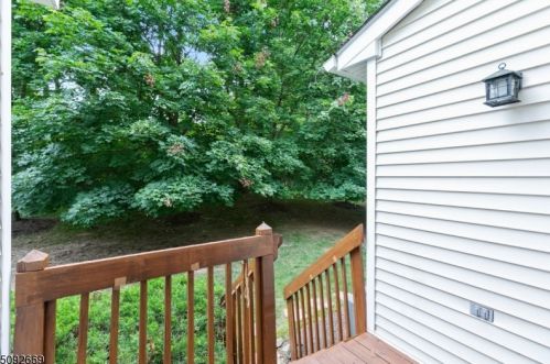 5 Garfield Way, Princeton NJ  08540-1669 exterior