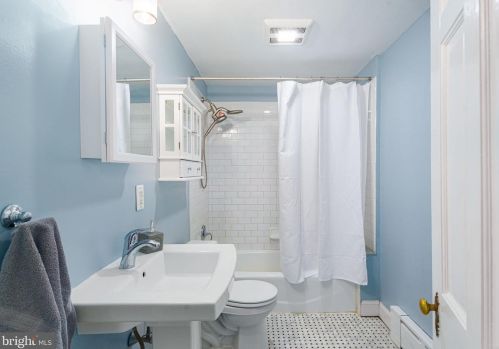 520 End Ave, Tavistock NJ  08033-2630 exterior