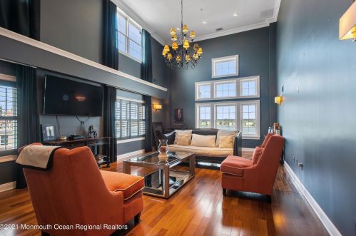 22 Front St, Tinton Falls NJ  07701-1644 exterior