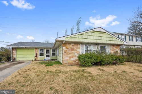 52 Hasting Ln, Willingboro, NJ 08046-1215