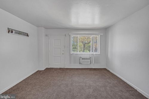 6009 11th St, Philadelphia, PA 19141-3201