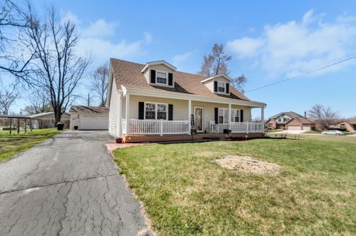 320 Central Rd, Mokena, IL 60451-2100