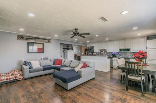 6440 Buckingham Trl, Fort Worth TX  76182-5005 exterior