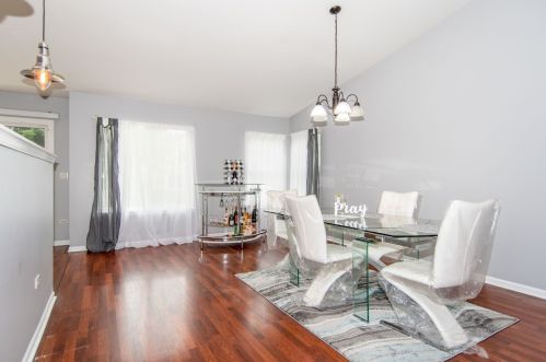 10 Picnic Ct, Lemont IL 60490-6542 exterior