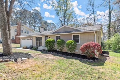 2536 Princess Ln, Marietta, GA 30067-6718
